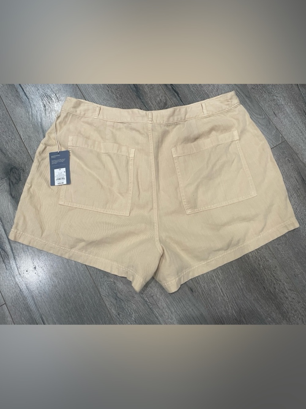 Universal Thread Utility Pocket Shorts - Picture 2 of 4
